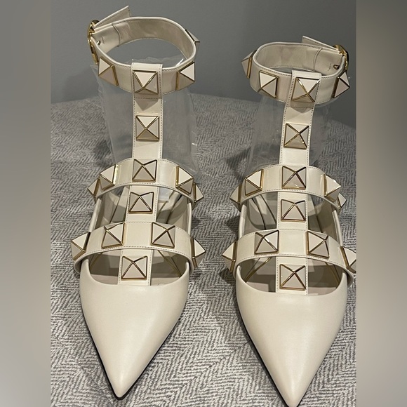 Valentino Garavani Women's Roman Stud Ballet Flats size 38 color Bone - Picture 8 of 8